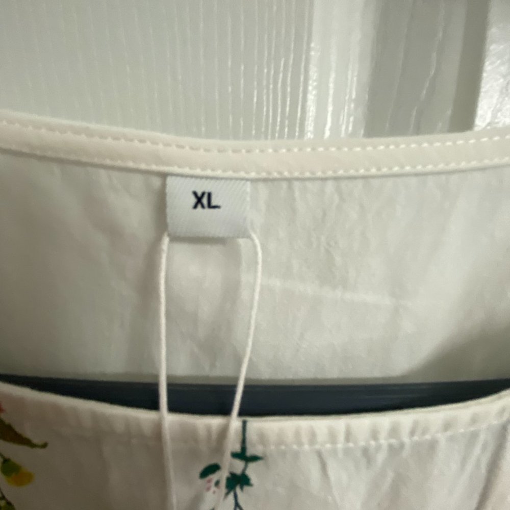NWT easy care Pull over white short sleeve blouse w Embroidery-XL - Picture 5 of 12